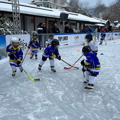 Erfolgreiches GET ON THE ICE 🤩
Beim gestrigen Showtraining unseres ECE-Nachwuchses hatten zahlreiche Kinder aus Reutte...