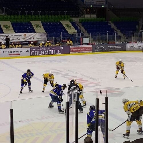 T E S T S P I E L gegen den @tsvfarchant - endlich wieder „back on ice“ hieß es für die Kampfmannschaft des ECE beim...